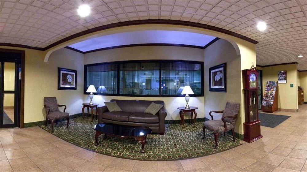 Holiday Inn Express Cleveland Airport - Brook Park, An Ihg Hotel Exterior photo